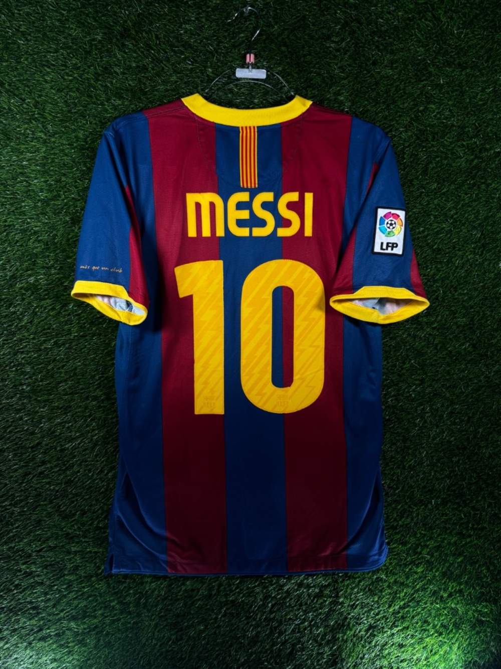 Barcelona Home 2010/2011 Nike Soccer Jersey - Picture 6 of 6